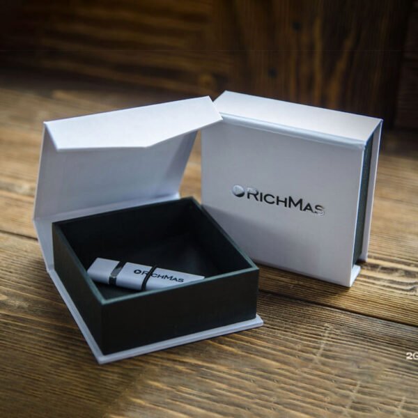 Custom magnetic boxes