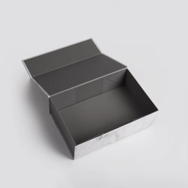 Magnetic boxes with lids